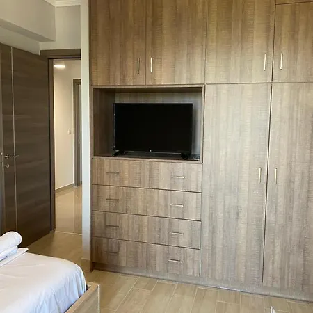 Tasos Cozy 2nd Floor شقة