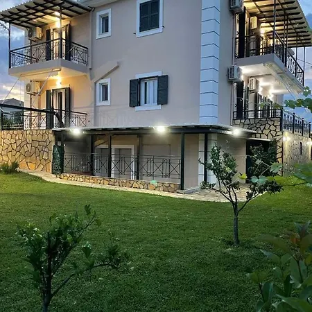 Tasos Cozy 2nd Floor شقة