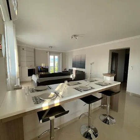 Tasos Cozy 2nd Floor *